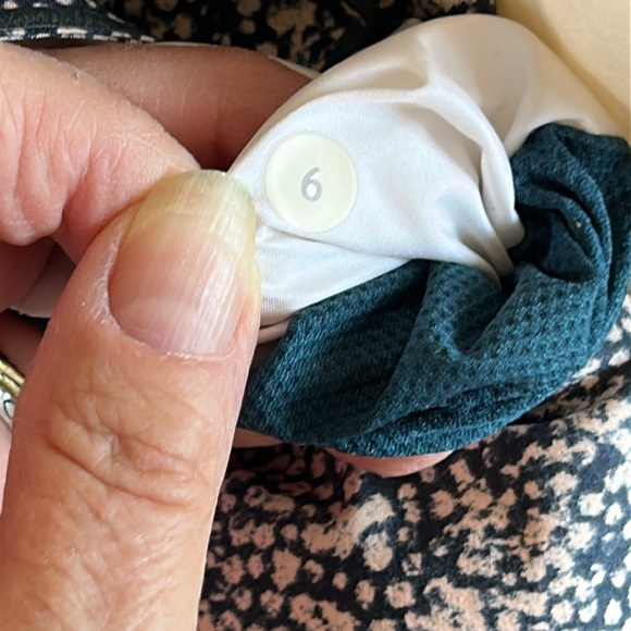 LULULEMON RUNWAY JACKET 100% NYLON PEBBLE PRINT PARFAIT PINK ABERTSON LAKE SZ 6 - Picture 11 of 16